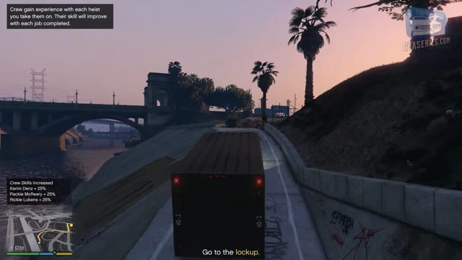 Grand Theft Auto V: Premium Edition & Megalodon Shark Card Bundle screenshot 3